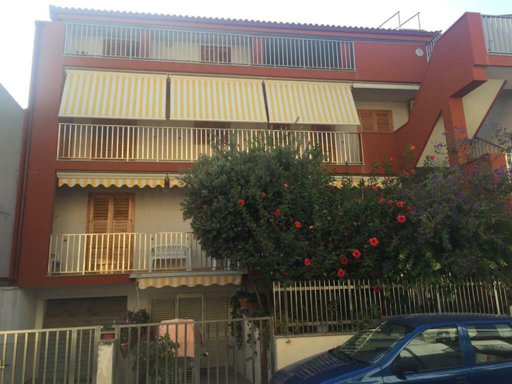 Appartement Casa Vacanza Giotto 17 à Sampieri Extérieur photo